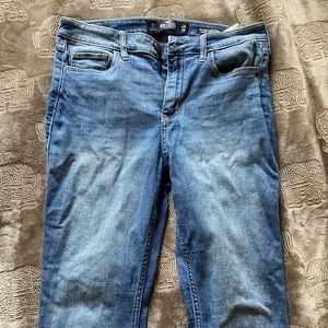 Hollister high wasted skinny jeans size 7